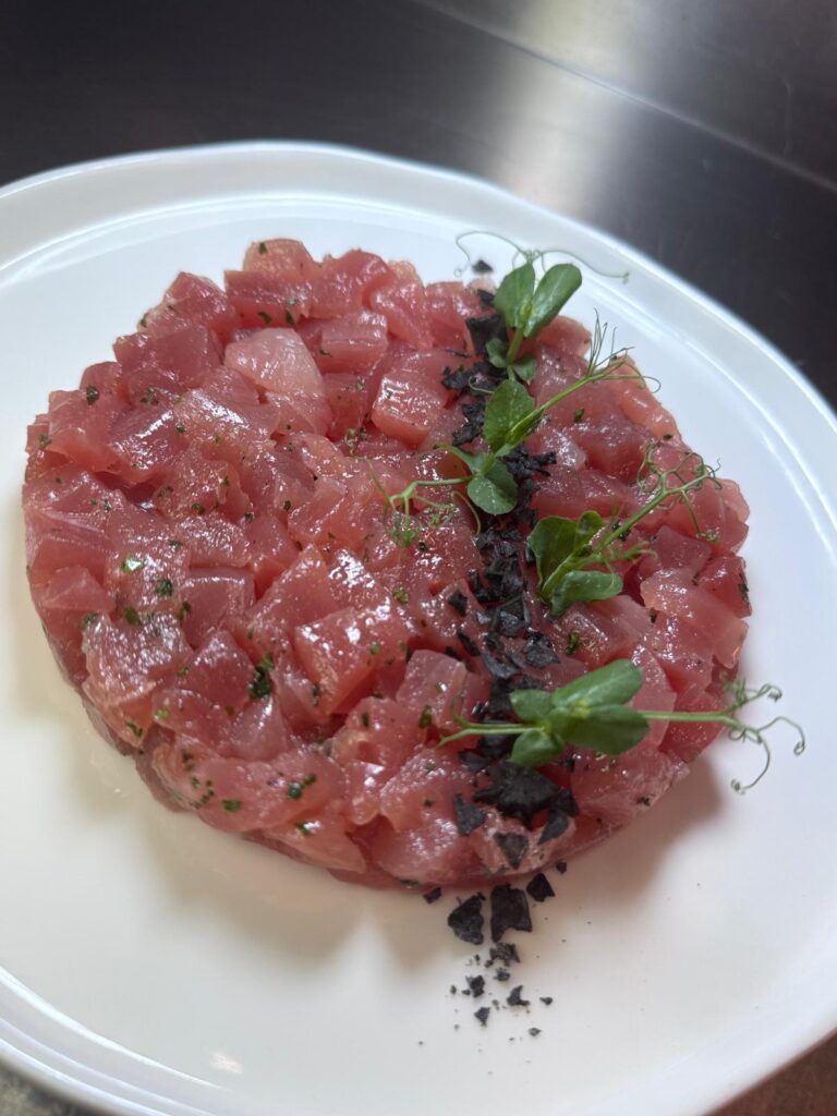 Tartare di tonno con sale nero di Cipro